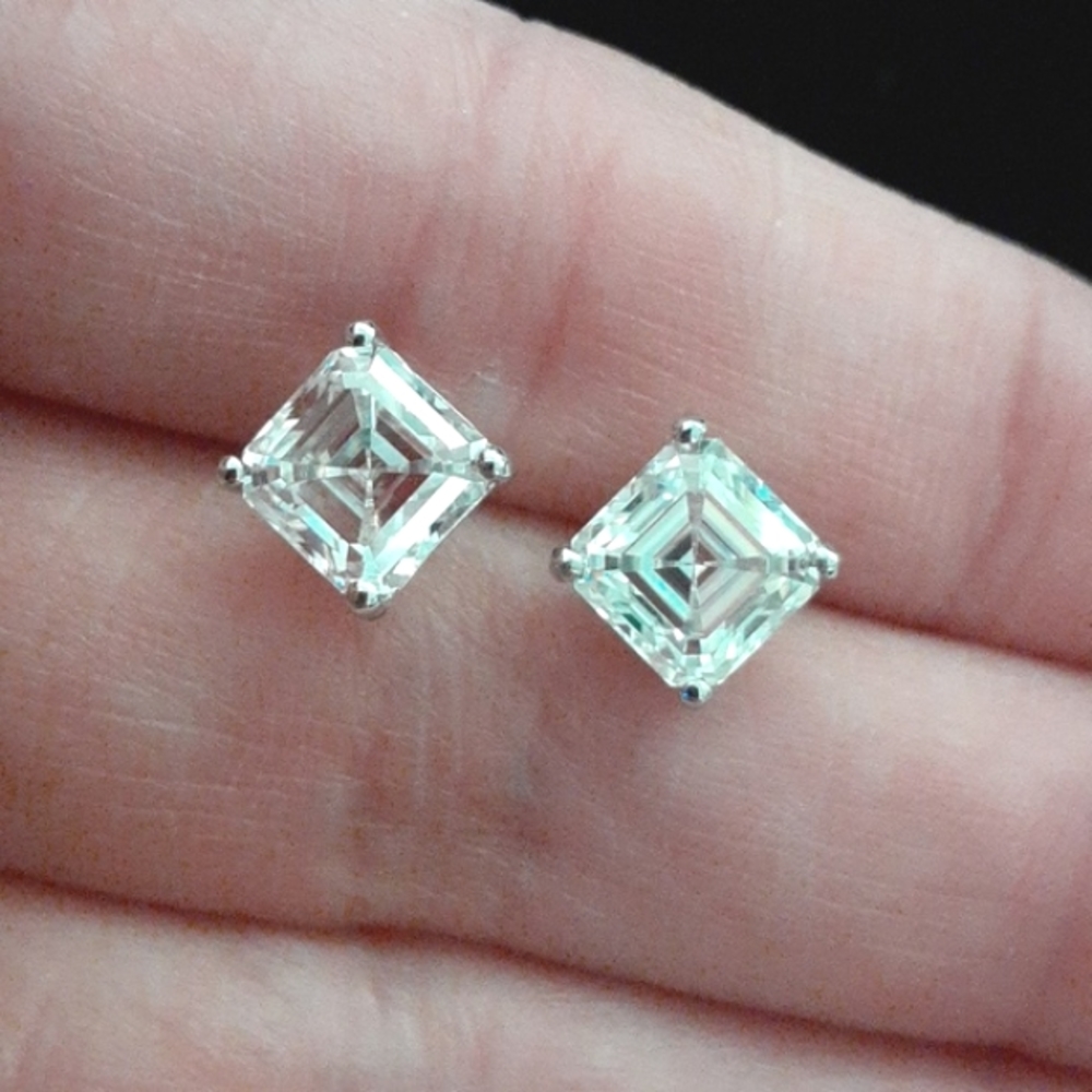 ASSCHER CUT MOISSANITE STUDS NWOT reposhing